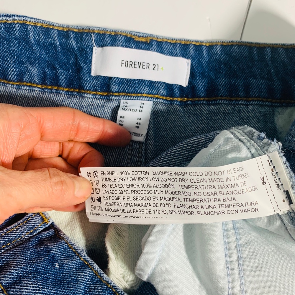SOLD Forever 21 High Waisted Cut Off Shorts Bleach - Picture 6 of 7